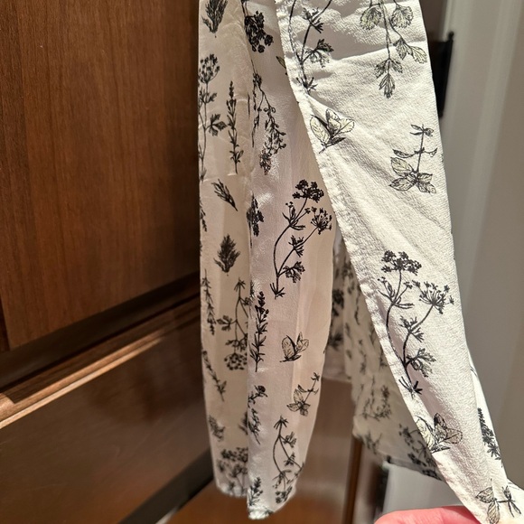 Club Monaco Silk Sleeveless Top - Picture 6 of 8